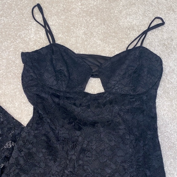 Dynamite lace dress XS 2/30$ - Picture 1 of 6